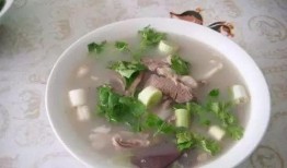 羊汤店卫生情况差视频爆料,卫生状况堪忧，食客健康谁来保障？